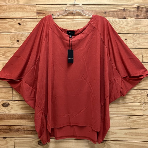 heyson Tops - NWT Heyson top
